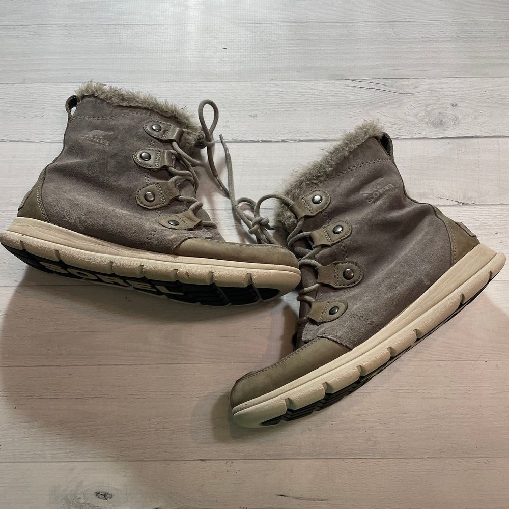Sorel womens explorer joan boots 9.5